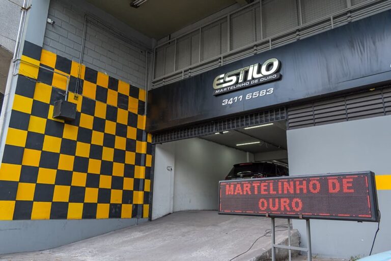 Fachada da Estilo Martelinho de Ouro